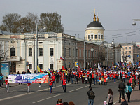 В Твери в Первомайской демонстрации приняло участие более 16 тысяч человек